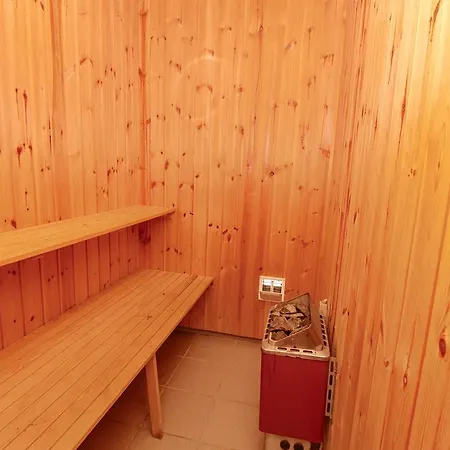 Three-bedroom Holiday In * Hals