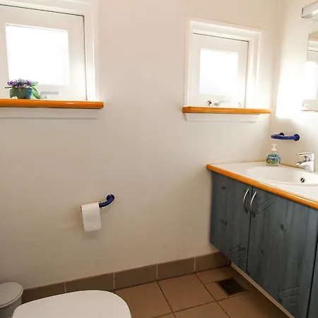 Three-bedroom Holiday In * Hals