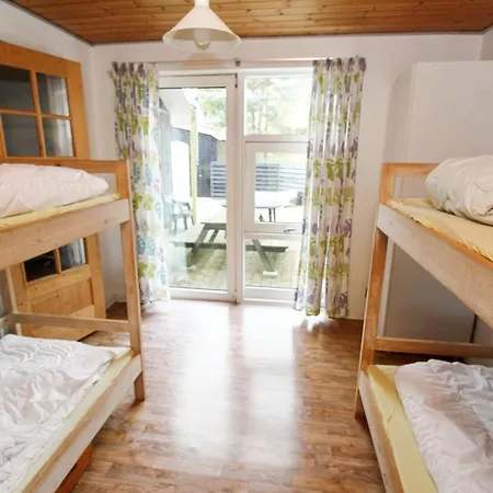 Three-bedroom Holiday In * Hals